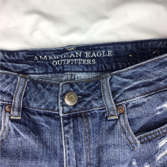 AMERICAN EAGLE PATCHED JEAN SHORTS SIZE 4 - Picture 3 of 6